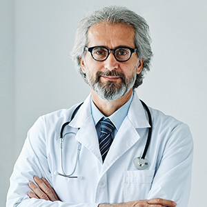 senior-elderly-gray-hair-active-doctor-hospital-me-RQA3YDL